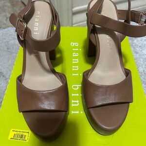 Gianni Bini Renner Vacay Tan Heeled Shoes Classic Design